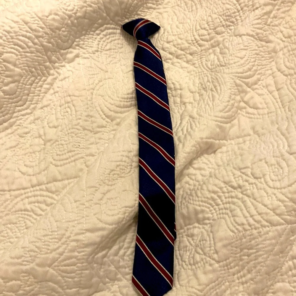 Clip on tie for boys size youth Medium Large